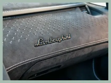 LAMBORGHINI Aventador Ultimae Roadster    BENTLEY DÜSSELDORF