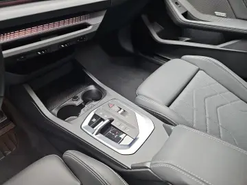 BMW 123 I XDRIVE AUTO. M SPORT NAVI LED DRIVING P-AS