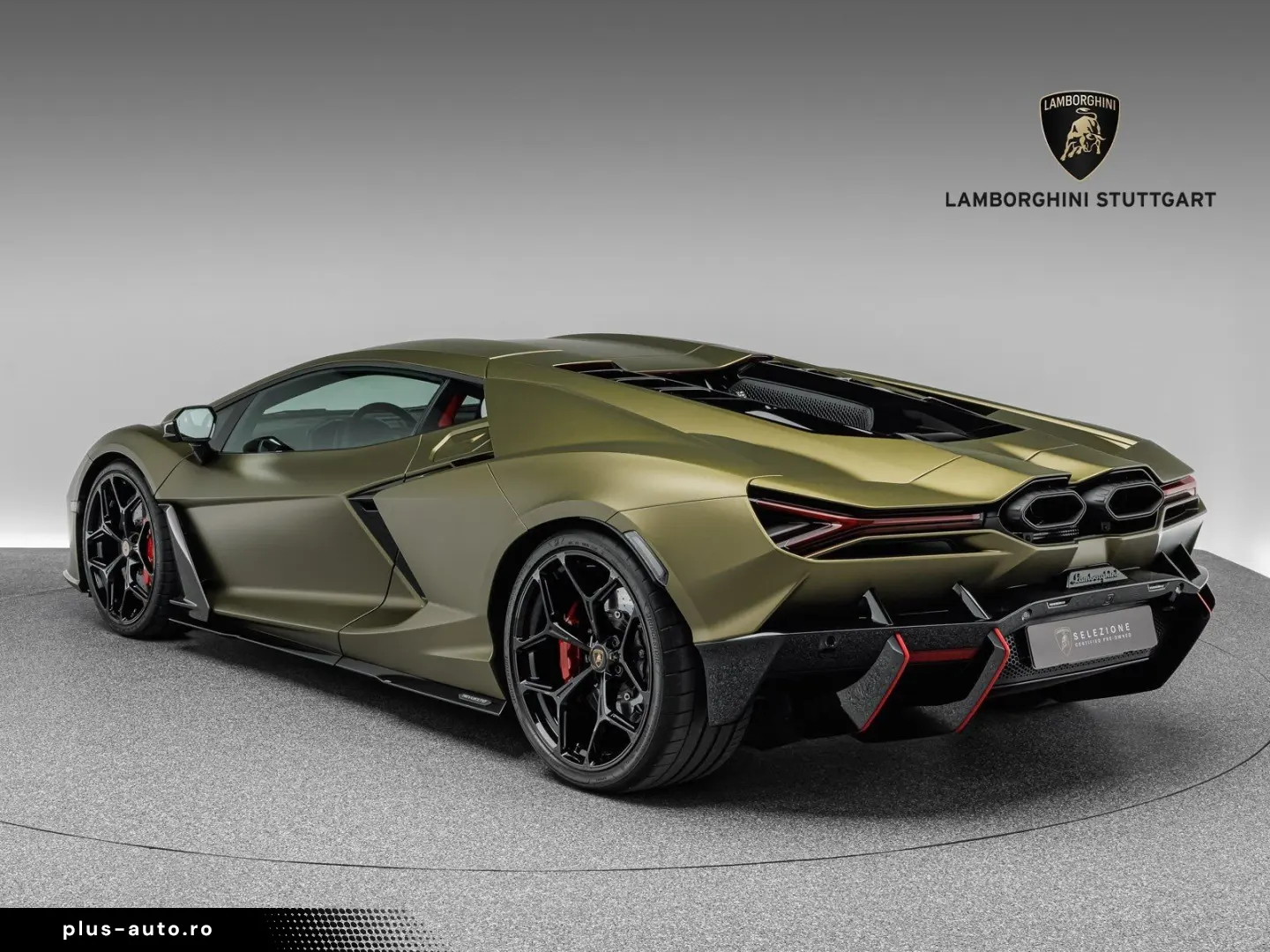 LAMBORGHINI Revuelto