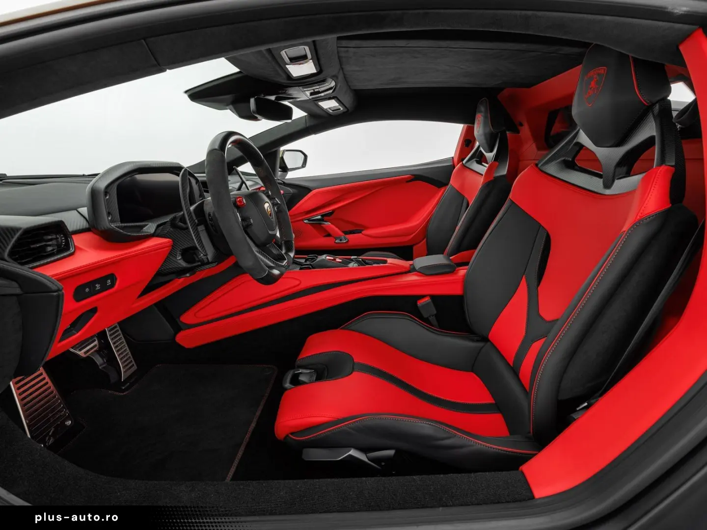 LAMBORGHINI Revuelto