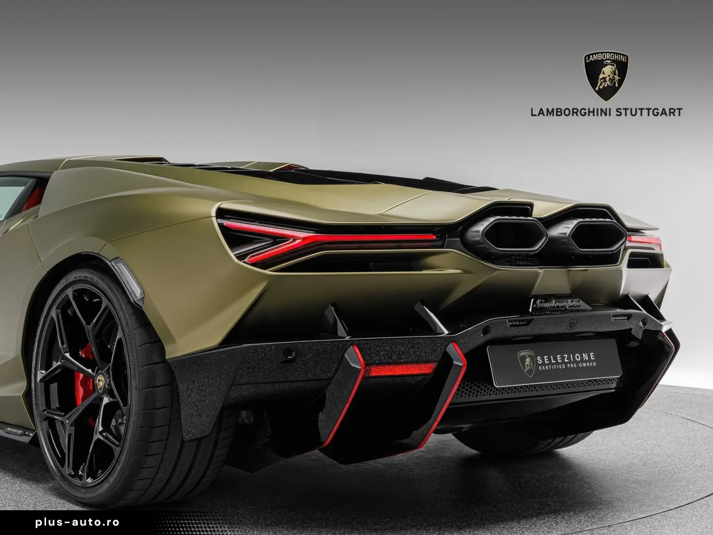 LAMBORGHINI Revuelto
