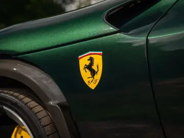 FERRARI Purosangue 6.5 V12   Verde Zeltweg   Airbrushed
