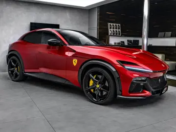FERRARI Purosangue Rosso Fuoco