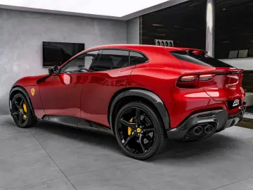 FERRARI Purosangue Rosso Fuoco
