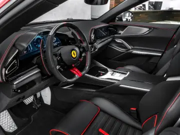 FERRARI Purosangue Rosso Fuoco