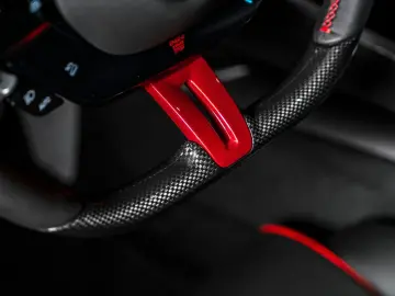 FERRARI Purosangue Rosso Fuoco
