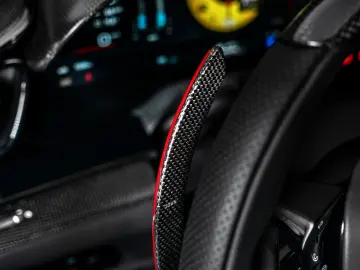 FERRARI Purosangue Rosso Fuoco
