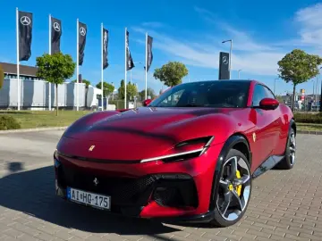 FERRARI Purosangue V12 DCT 4WD PANO STZH-BL 360CAM HIFI