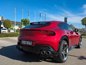 FERRARI Purosangue V12 DCT 4WD PANO STZH-BL 360CAM HIFI