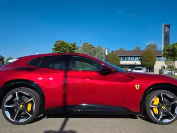 FERRARI Purosangue V12 DCT 4WD PANO STZH-BL 360CAM HIFI