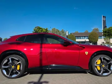 FERRARI Purosangue V12 DCT 4WD PANO STZH-BL 360CAM HIFI