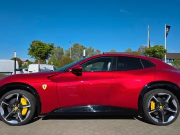 FERRARI Purosangue V12 DCT 4WD PANO STZH-BL 360CAM HIFI