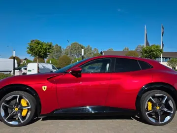 FERRARI Purosangue V12 DCT 4WD PANO STZH-BL 360CAM HIFI