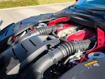 FERRARI Purosangue V12 DCT 4WD PANO STZH-BL 360CAM HIFI