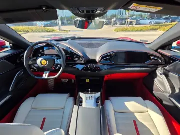 FERRARI Purosangue V12 DCT 4WD PANO STZH-BL 360CAM HIFI