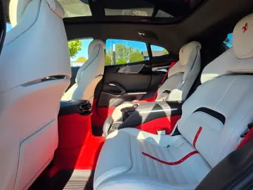FERRARI Purosangue V12 DCT 4WD PANO STZH-BL 360CAM HIFI