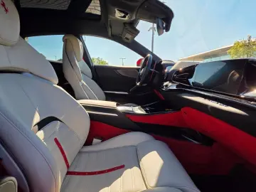 FERRARI Purosangue V12 DCT 4WD PANO STZH-BL 360CAM HIFI