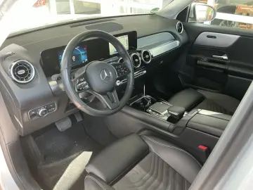 MERCEDES-BENZ GLB 200 Business Navi R.Cam SHZ LED 7-Sitzer