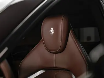 FERRARI Purosangue NOVITEC PANO FULLCARBON LIFT LED
