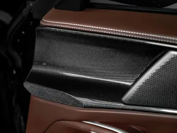 FERRARI Purosangue NOVITEC PANO FULLCARBON LIFT LED