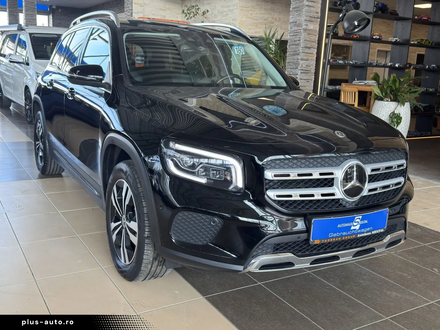 MERCEDES-BENZ GLB 200 d Business SHZ LED PDC ACC Leder Navi