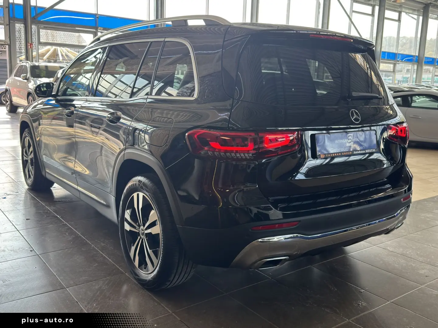 MERCEDES-BENZ GLB 200 d Business SHZ LED PDC ACC Leder Navi