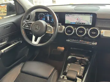 MERCEDES-BENZ GLB 200 d Business SHZ LED PDC ACC Leder Navi
