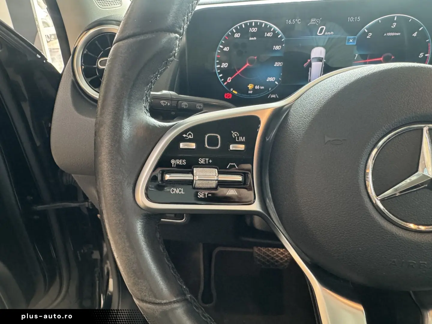 MERCEDES-BENZ GLB 200 d Business SHZ LED PDC ACC Leder Navi