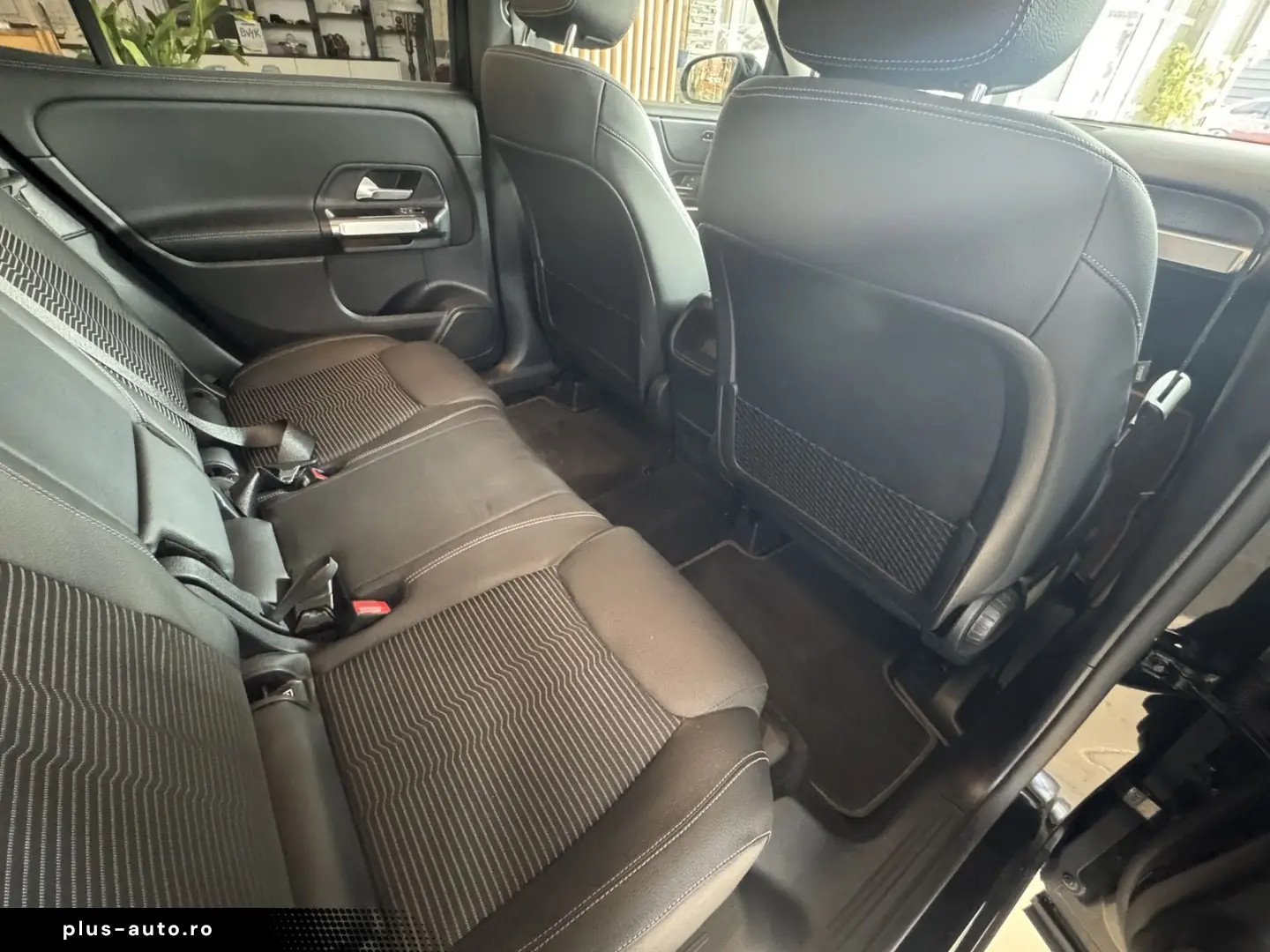 MERCEDES-BENZ GLB 200 d Business SHZ LED PDC ACC Leder Navi