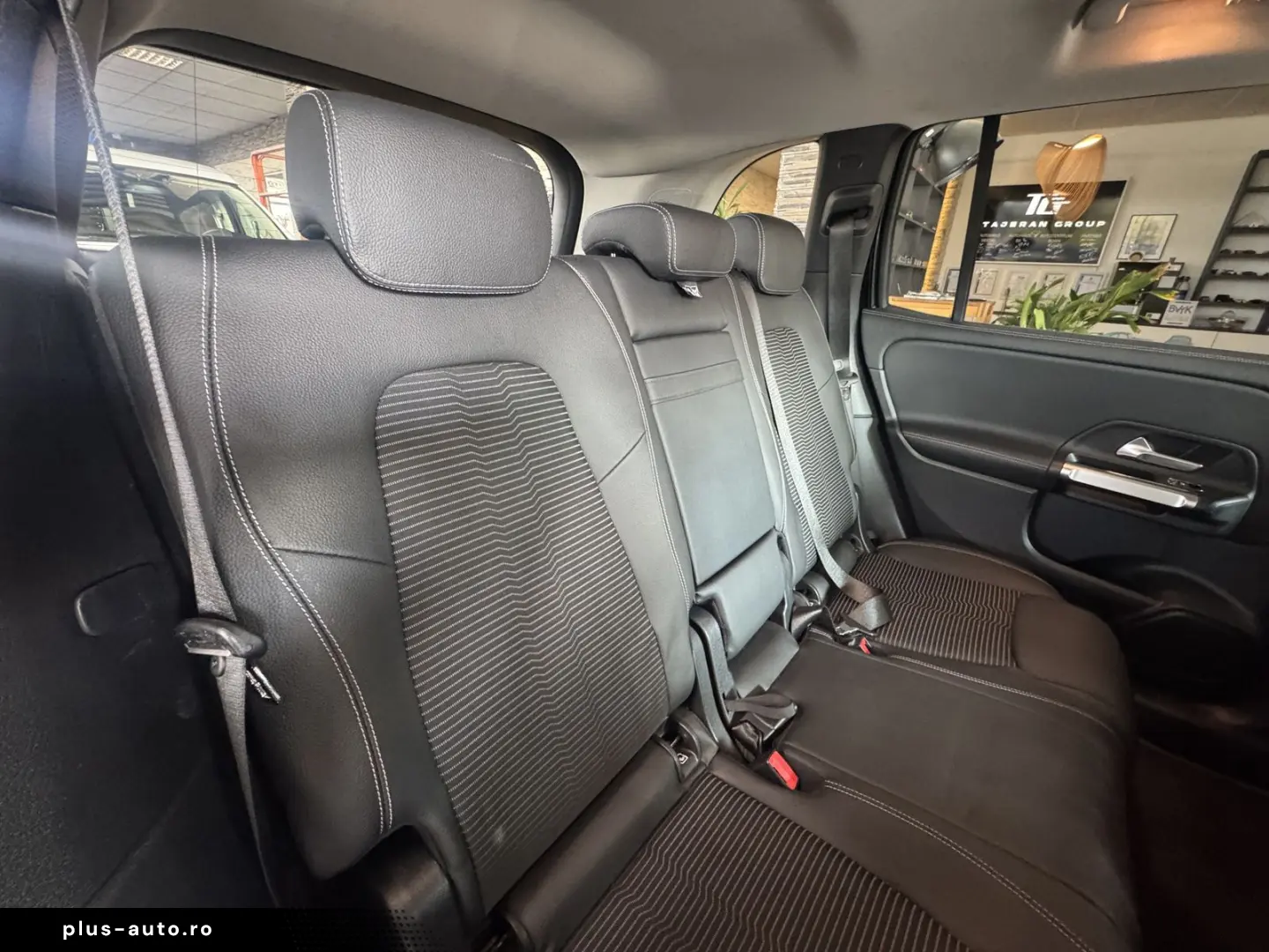MERCEDES-BENZ GLB 200 d Business SHZ LED PDC ACC Leder Navi