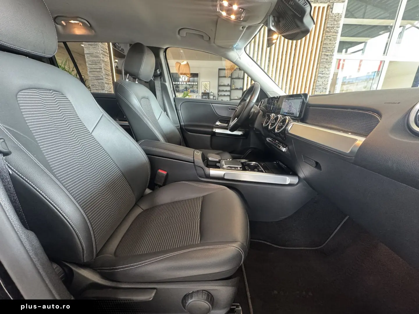 MERCEDES-BENZ GLB 200 d Business SHZ LED PDC ACC Leder Navi