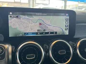 MERCEDES-BENZ GLB 200 d Business SHZ LED PDC ACC Leder Navi