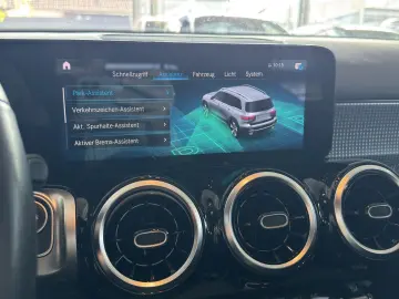 MERCEDES-BENZ GLB 200 d Business SHZ LED PDC ACC Leder Navi