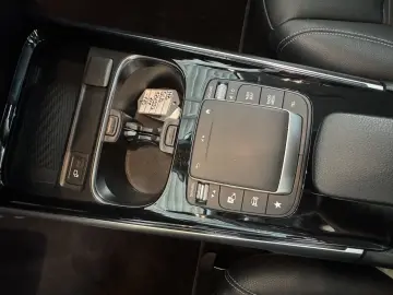 MERCEDES-BENZ GLB 200 d Business SHZ LED PDC ACC Leder Navi