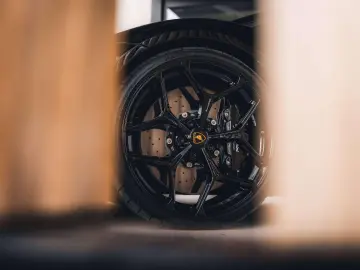 LAMBORGHINI Revuelto Nero Noctis   Belgian   Gintani   Carbo