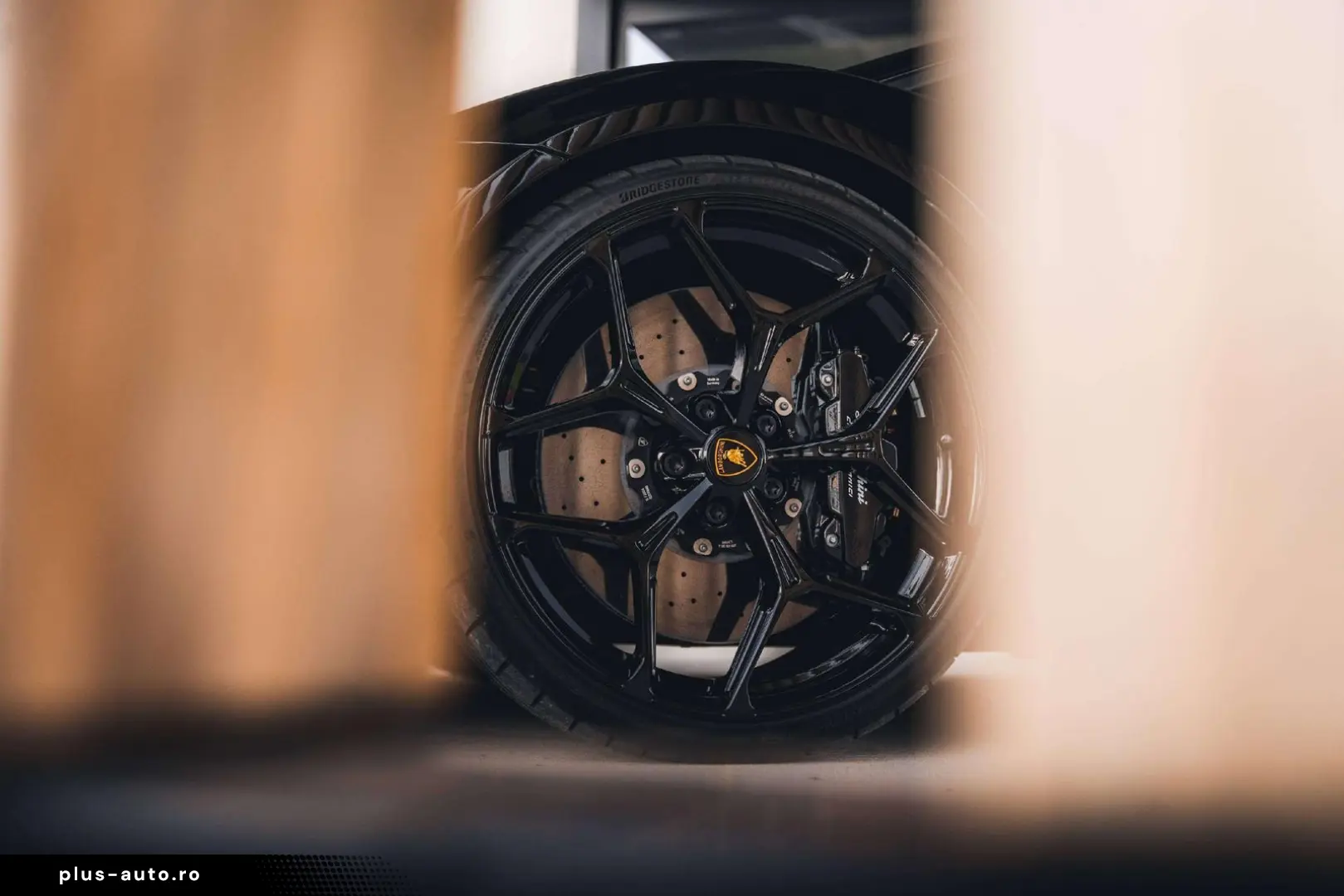 LAMBORGHINI Revuelto Nero Noctis   Belgian   Gintani   Carbo