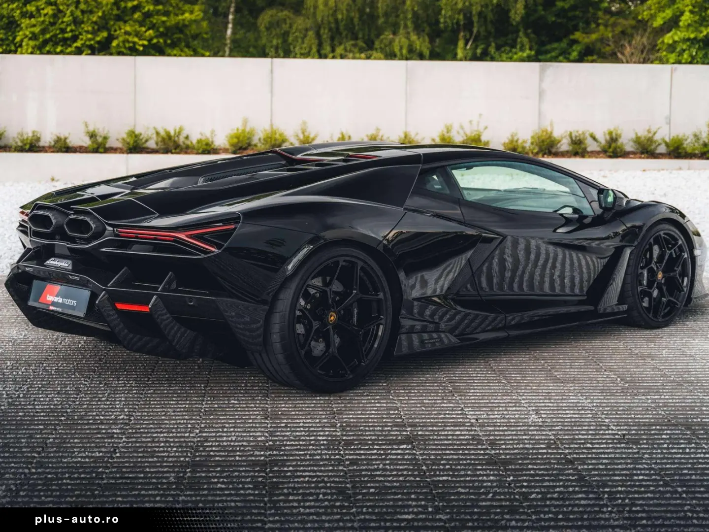LAMBORGHINI Revuelto Nero Noctis   Belgian   Gintani   Carbo