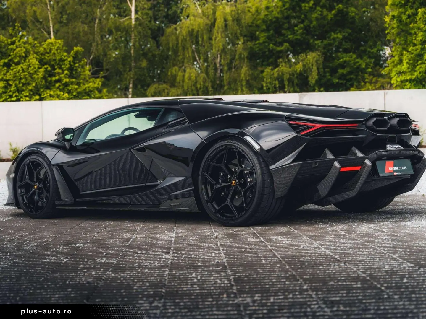 LAMBORGHINI Revuelto Nero Noctis   Belgian   Gintani   Carbo