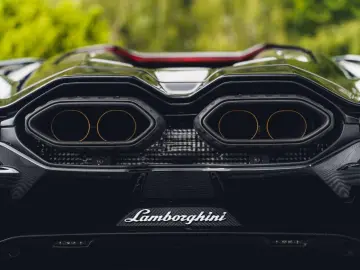 LAMBORGHINI Revuelto Nero Noctis   Belgian   Gintani   Carbo