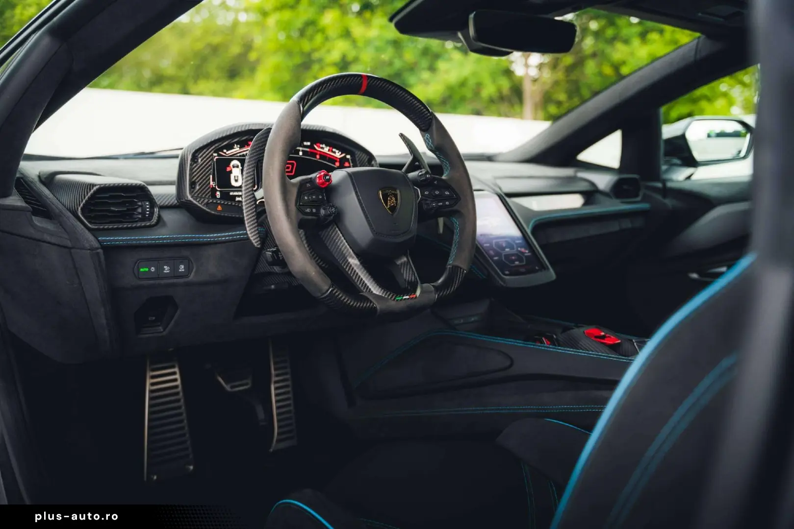 LAMBORGHINI Revuelto Nero Noctis   Belgian   Gintani   Carbo