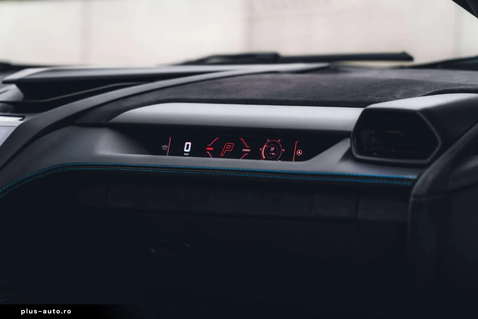 LAMBORGHINI Revuelto Nero Noctis   Belgian   Gintani   Carbo
