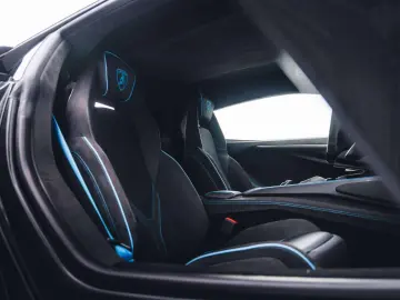 LAMBORGHINI Revuelto Nero Noctis   Belgian   Gintani   Carbo