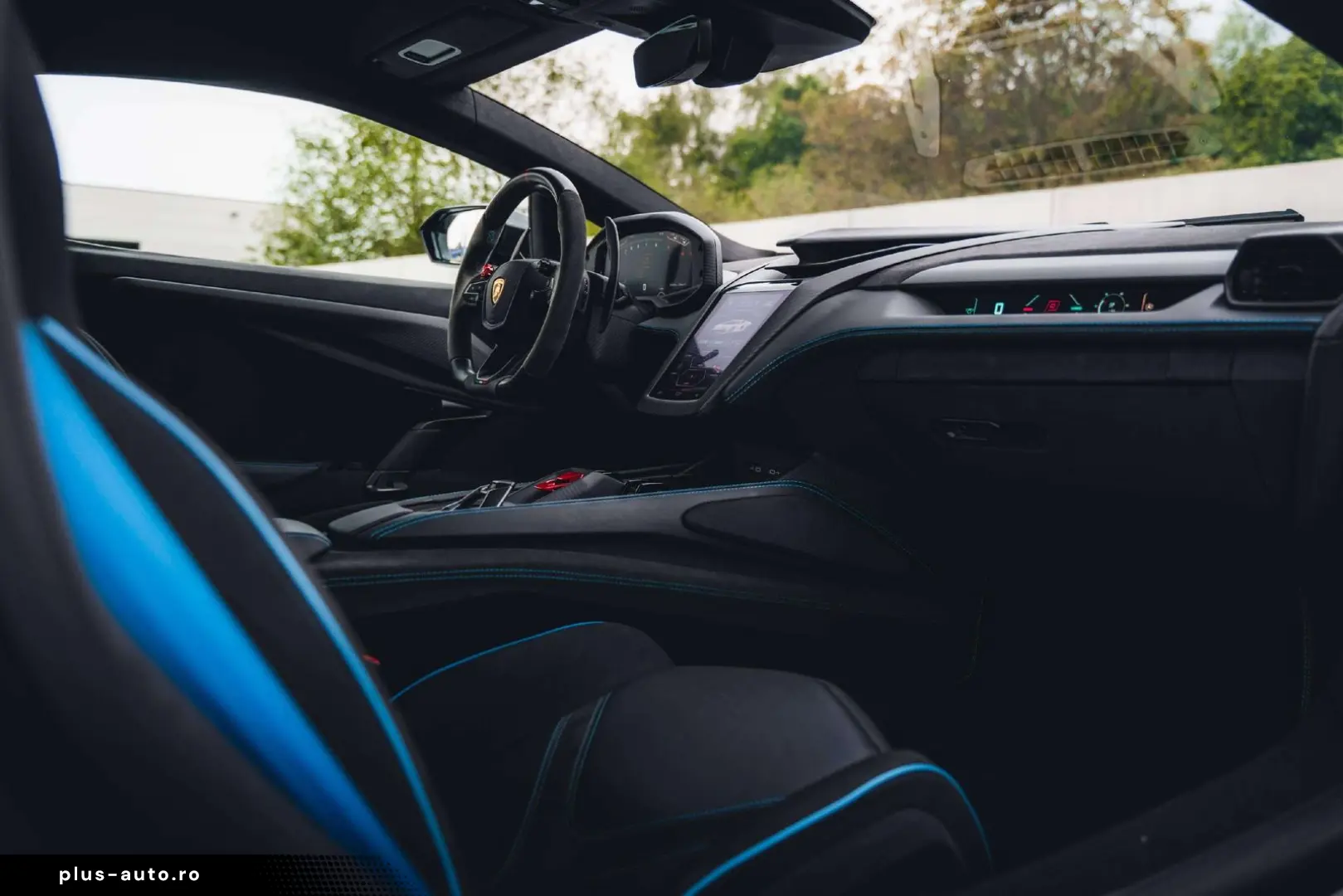 LAMBORGHINI Revuelto Nero Noctis   Belgian   Gintani   Carbo