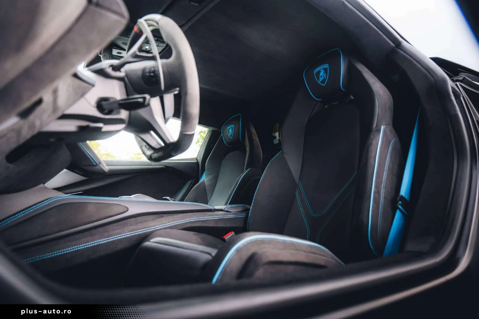 LAMBORGHINI Revuelto Nero Noctis   Belgian   Gintani   Carbo