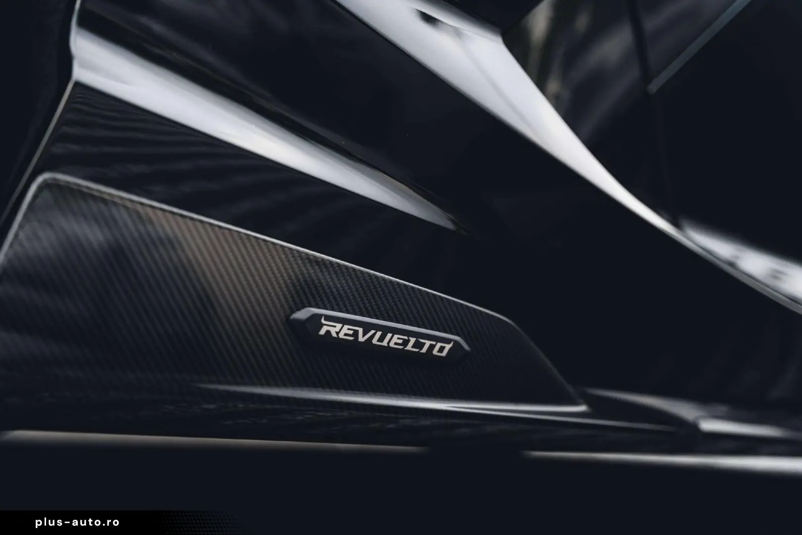 LAMBORGHINI Revuelto Nero Noctis   Belgian   Gintani   Carbo