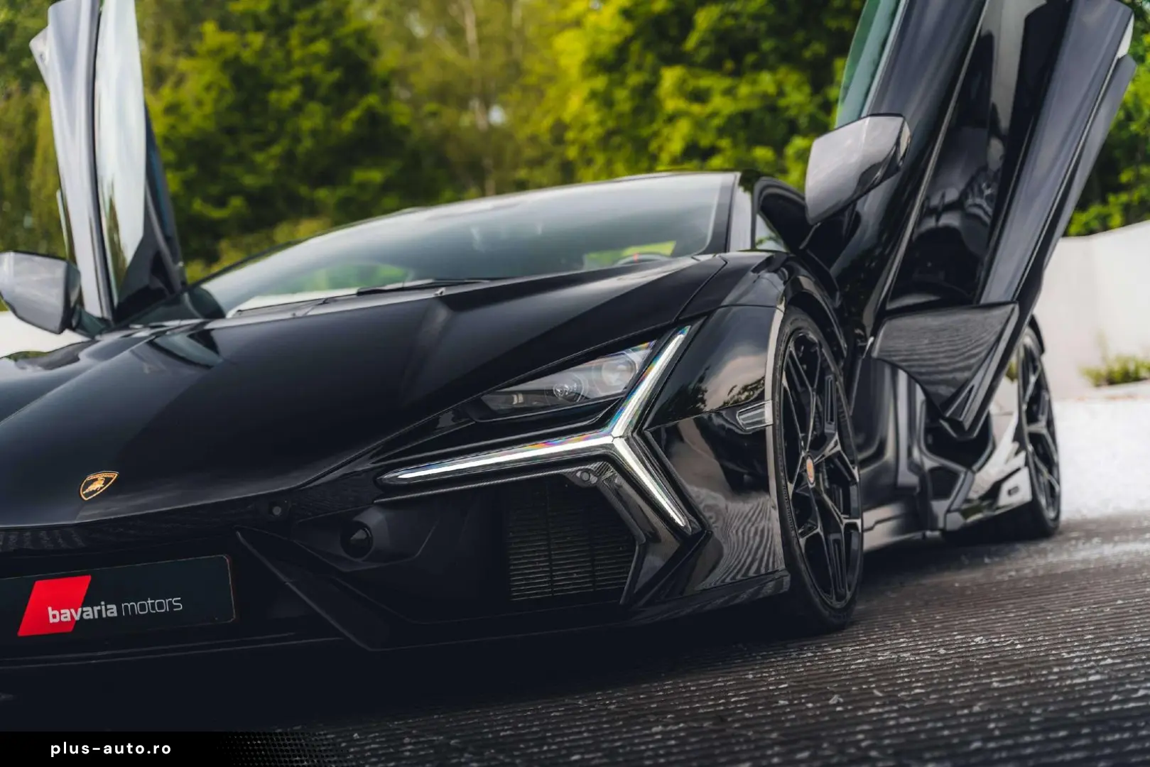 LAMBORGHINI Revuelto Nero Noctis   Belgian   Gintani   Carbo