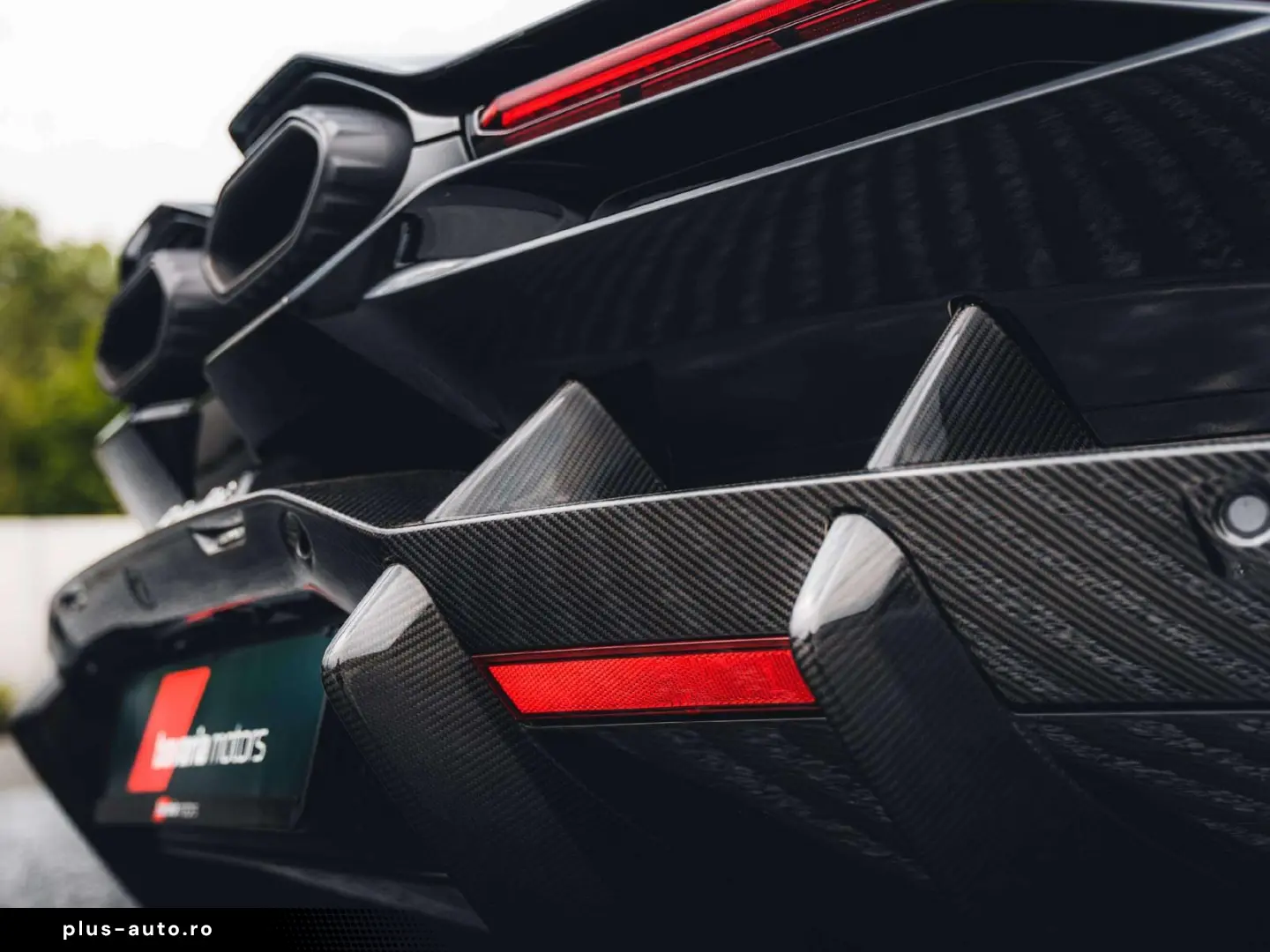 LAMBORGHINI Revuelto Nero Noctis   Belgian   Gintani   Carbo