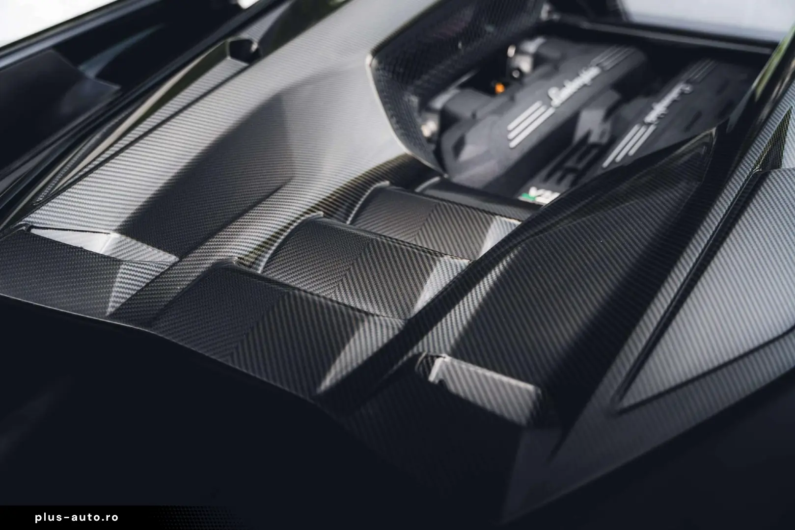 LAMBORGHINI Revuelto Nero Noctis   Belgian   Gintani   Carbo