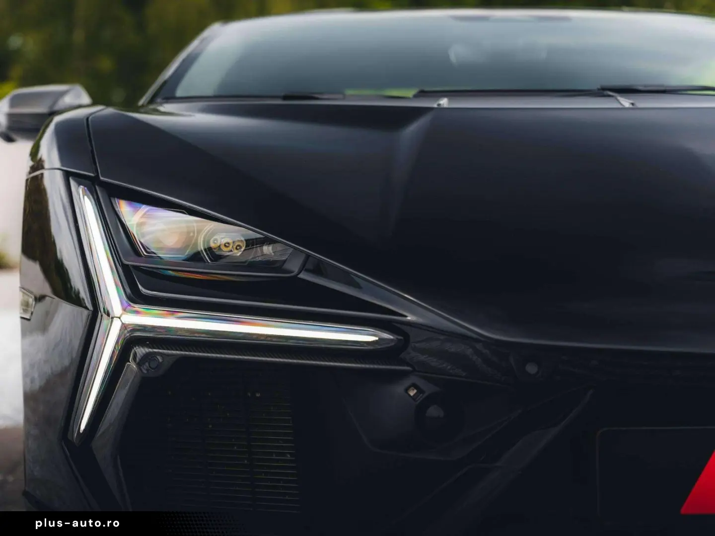LAMBORGHINI Revuelto Nero Noctis   Belgian   Gintani   Carbo