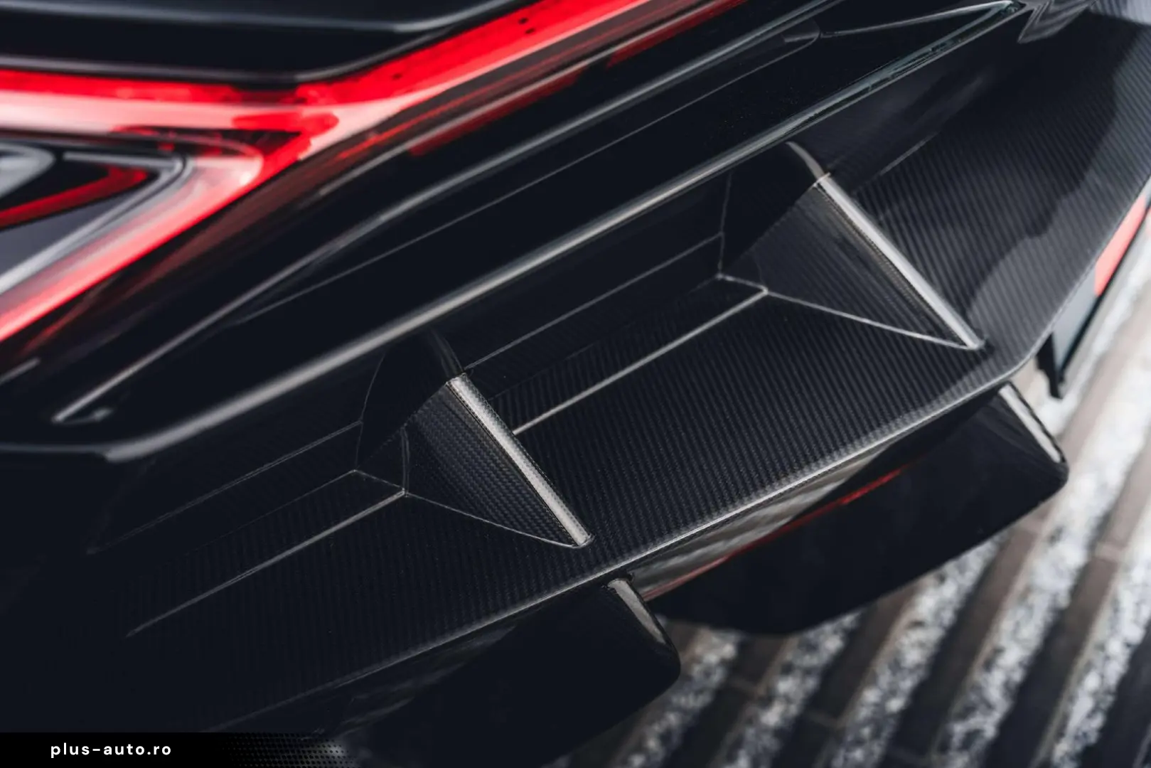 LAMBORGHINI Revuelto Nero Noctis   Belgian   Gintani   Carbo